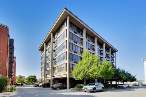 Photo of 345 E Eastgate Place #302, Chicago, IL 60616 (MLS # 12749724)