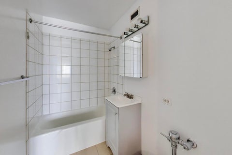 Tiny photo for 345 E Eastgate Place #302, Chicago, IL 60616 (MLS # 12749724)