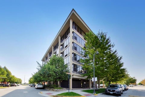 Tiny photo for 345 E Eastgate Place #302, Chicago, IL 60616 (MLS # 12749724)
