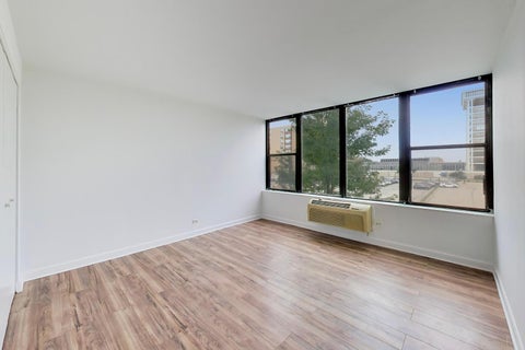Tiny photo for 345 E Eastgate Place #302, Chicago, IL 60616 (MLS # 12749724)