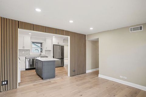 Tiny photo for 6044 Washington Street, Chicago Ridge, IL 60415 (MLS # 12565995)