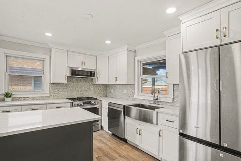 Tiny photo for 6044 Washington Street, Chicago Ridge, IL 60415 (MLS # 12565995)