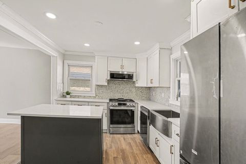 Tiny photo for 6044 Washington Street, Chicago Ridge, IL 60415 (MLS # 12565995)