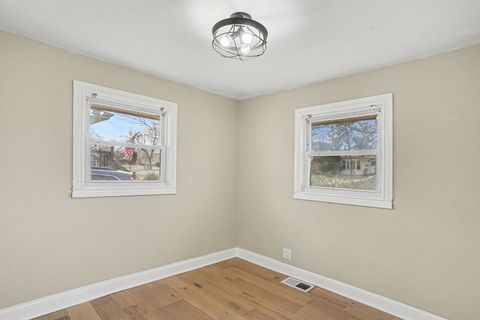 Tiny photo for 6044 Washington Street, Chicago Ridge, IL 60415 (MLS # 12565995)