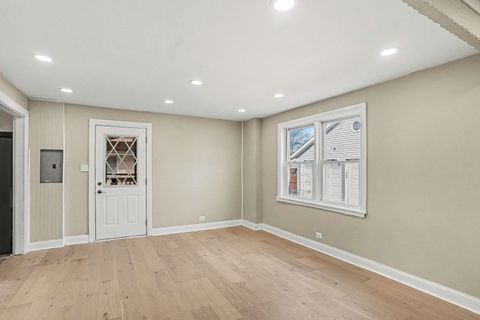 Tiny photo for 6044 Washington Street, Chicago Ridge, IL 60415 (MLS # 12565995)