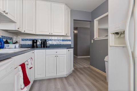 Tiny photo for 1055 HAMPTON HARBOR Harbor #1055, Schaumburg, IL 60193 (MLS # 12608178)