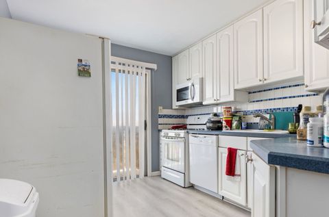 Tiny photo for 1055 HAMPTON HARBOR Harbor #1055, Schaumburg, IL 60193 (MLS # 12608178)