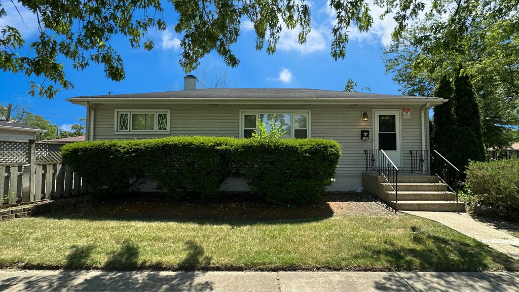 Photo for 17303 Roy Street, Lansing, IL 60438 (MLS # 12503778)