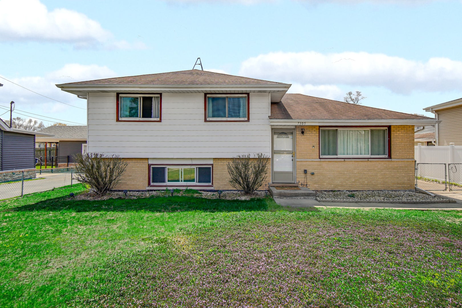 7305 W 75th Street