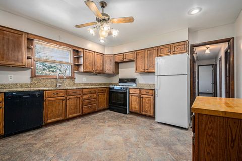 Tiny photo for 812 Sunset Drive, Shorewood, IL 60404 (MLS # 12597602)