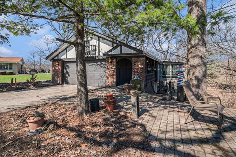 Tiny photo for 812 Sunset Drive, Shorewood, IL 60404 (MLS # 12597602)