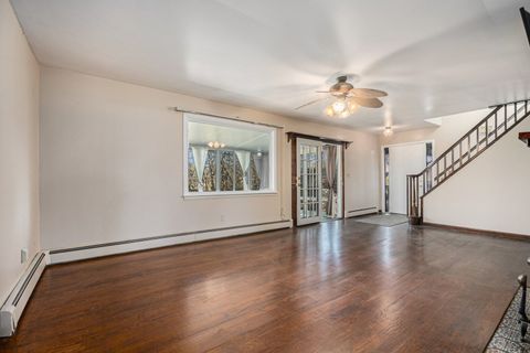 Tiny photo for 812 Sunset Drive, Shorewood, IL 60404 (MLS # 12597602)