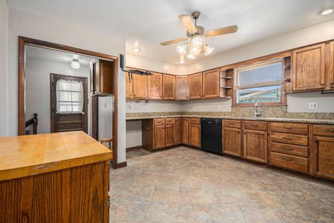 Tiny photo for 812 Sunset Drive, Shorewood, IL 60404 (MLS # 12597602)