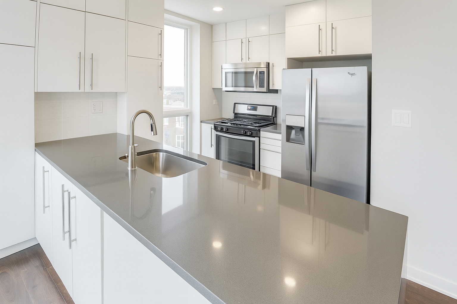 3301 N Sheffield Avenue 301