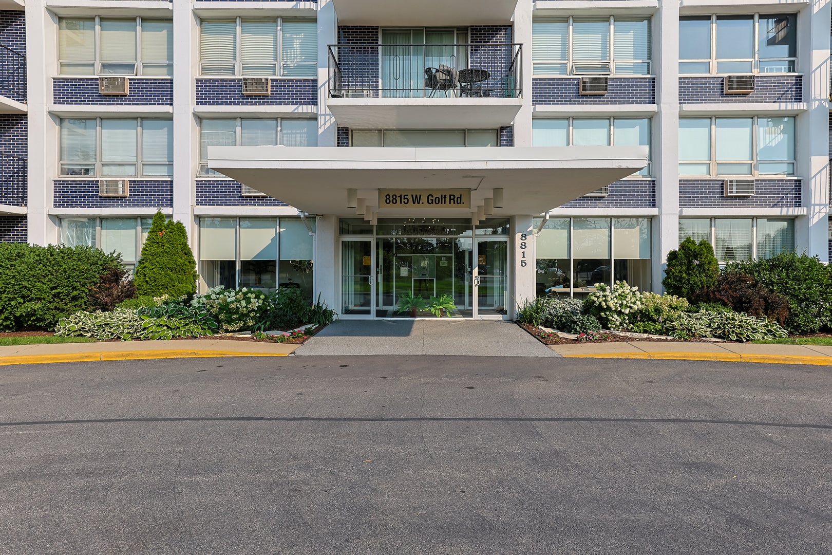 8815 GOLF Road 8C