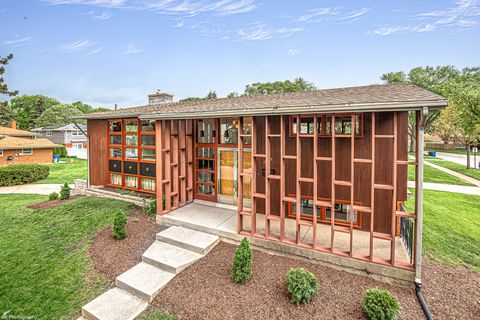 10128 S Kenton Avenue Oak Lawn IL 60453