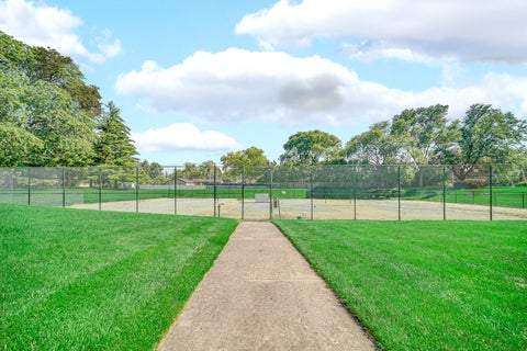 Tiny photo for 1415 E Central Road NE #305A, Arlington Heights, IL 60005 (MLS # 12691248)