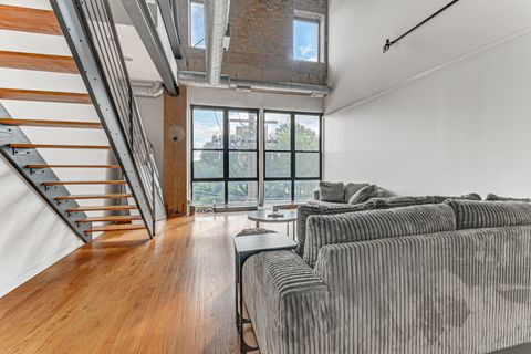 Tiny photo for 6300 S Woodlawn Street #305, Chicago, IL 60637 (MLS # 12622397)