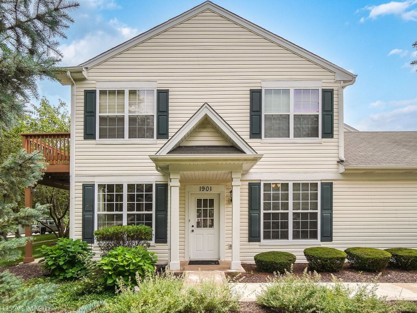 1901 W Crestview Circle 1901