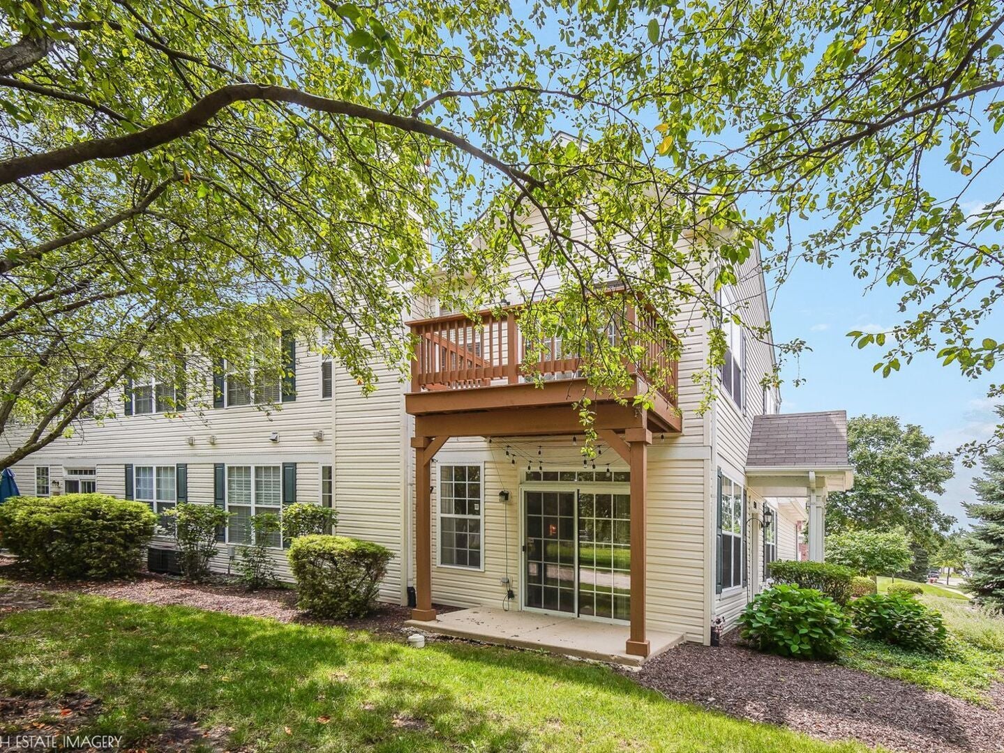 1901 W Crestview Circle 1901