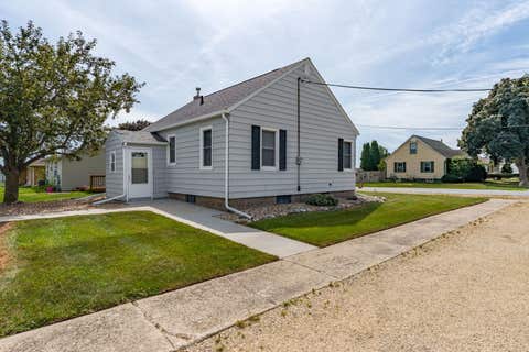 Tiny photo for 902 Clinton Street, Grand Mound, IA 52751 (MLS # 12718737)