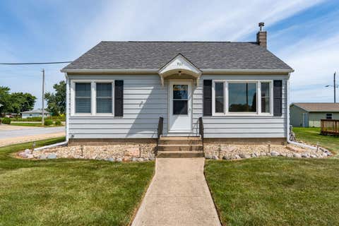 Photo of 902 Clinton Street, Grand Mound, IA 52751 (MLS # 12718737)