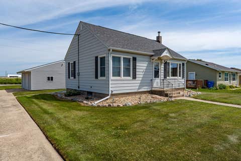 Tiny photo for 902 Clinton Street, Grand Mound, IA 52751 (MLS # 12718737)