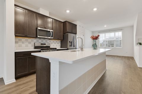 Tiny photo for 2016 Yellowstone Boulevard, Mundelein, IL 60060 (MLS # 12524211)