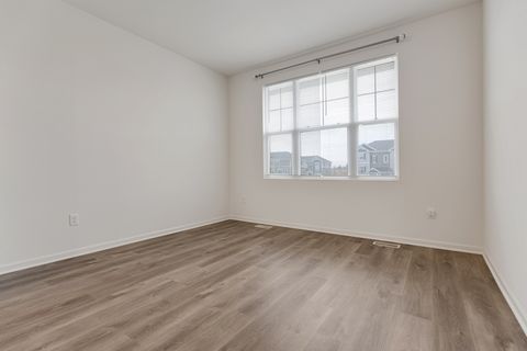 Tiny photo for 2016 Yellowstone Boulevard, Mundelein, IL 60060 (MLS # 12524211)