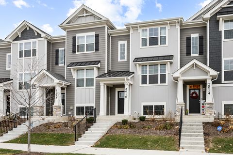 Photo of 2016 Yellowstone Boulevard, Mundelein, IL 60060 (MLS # 12524211)