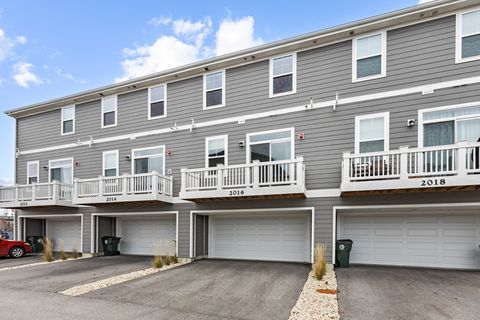 Tiny photo for 2016 Yellowstone Boulevard, Mundelein, IL 60060 (MLS # 12524211)