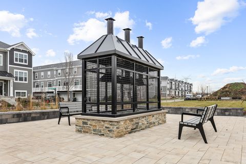 Tiny photo for 2016 Yellowstone Boulevard, Mundelein, IL 60060 (MLS # 12524211)