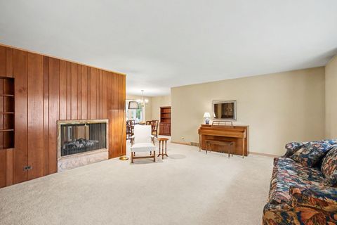 Tiny photo for 754 N Kenilworth Avenue, Glen Ellyn, IL 60137 (MLS # 12612678)