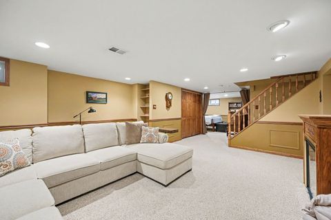 Tiny photo for 754 N Kenilworth Avenue, Glen Ellyn, IL 60137 (MLS # 12612678)