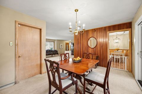 Tiny photo for 754 N Kenilworth Avenue, Glen Ellyn, IL 60137 (MLS # 12612678)