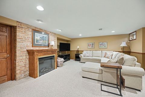 Tiny photo for 754 N Kenilworth Avenue, Glen Ellyn, IL 60137 (MLS # 12612678)