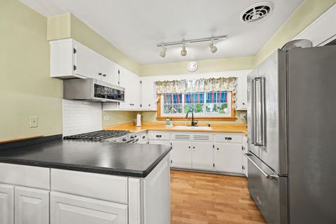 Tiny photo for 754 N Kenilworth Avenue, Glen Ellyn, IL 60137 (MLS # 12612678)