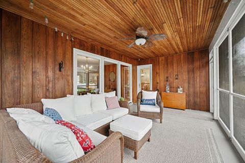 Tiny photo for 754 N Kenilworth Avenue, Glen Ellyn, IL 60137 (MLS # 12612678)