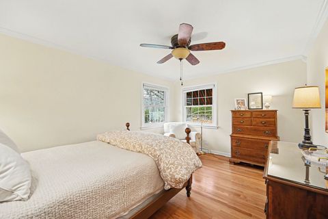 Tiny photo for 754 N Kenilworth Avenue, Glen Ellyn, IL 60137 (MLS # 12612678)