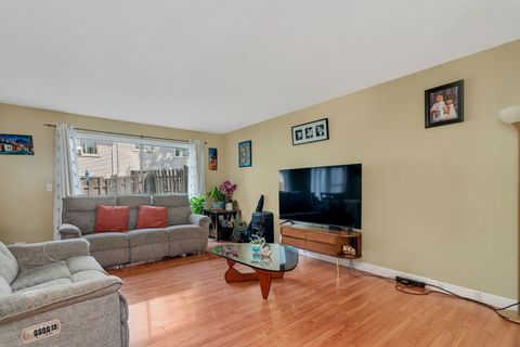 Tiny photo for 208 Porter Lane #208, Bolingbrook, IL 60440 (MLS # 12443742)