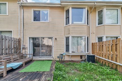 Tiny photo for 208 Porter Lane #208, Bolingbrook, IL 60440 (MLS # 12443742)
