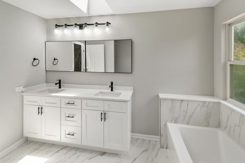 Tiny photo for 600 Brookstone Road, Grayslake, IL 60030 (MLS # 12682669)