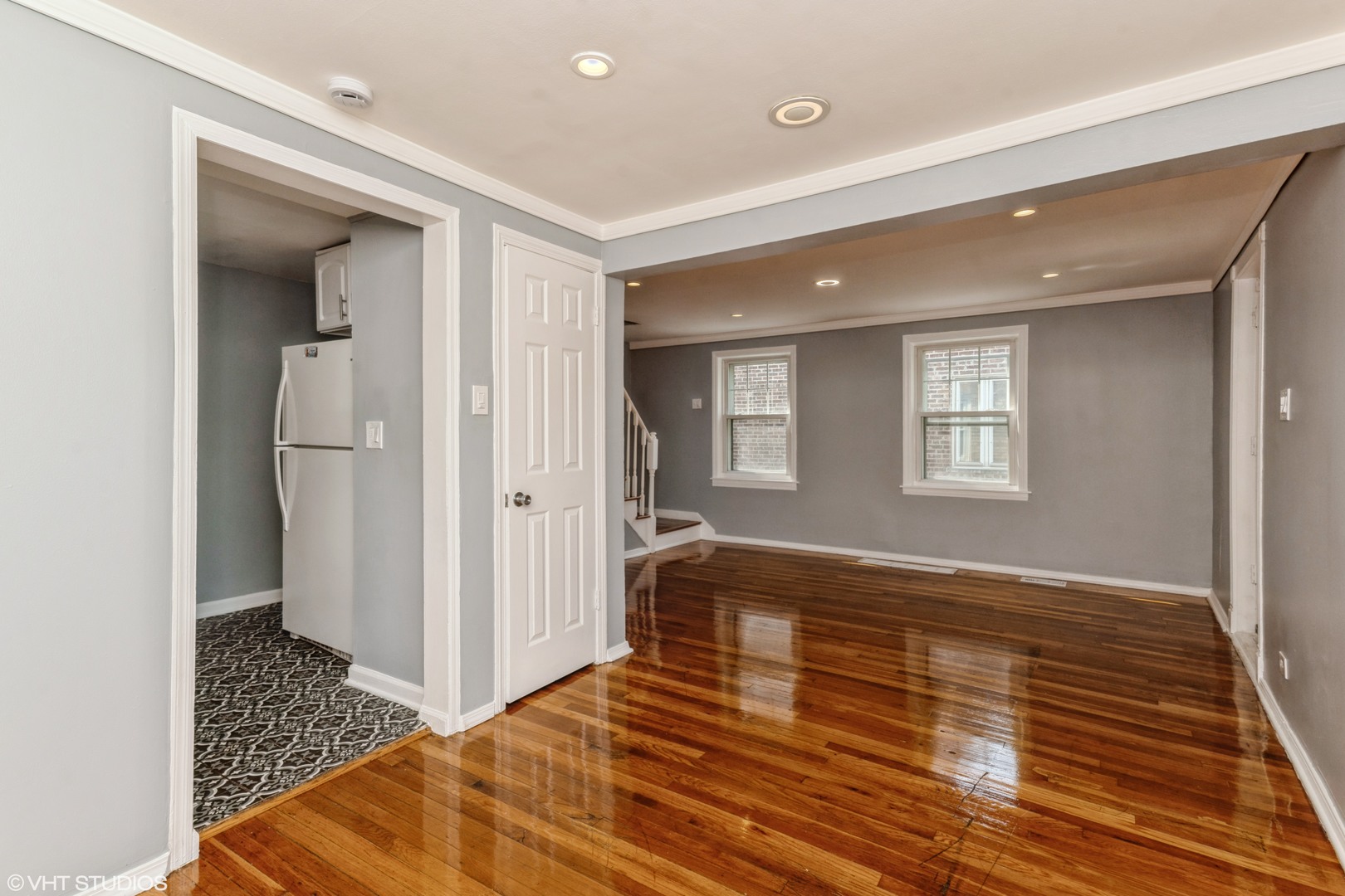 6431 S Lawler Avenue