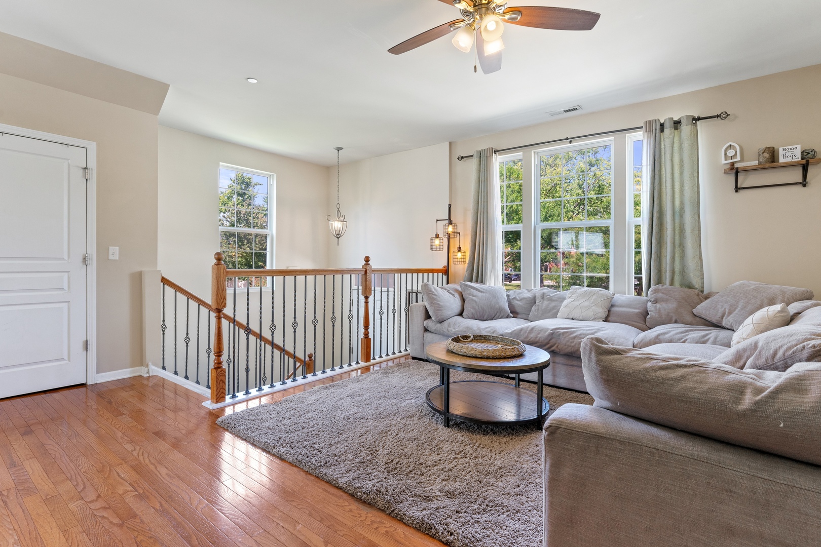 805 E Hamlin Lane