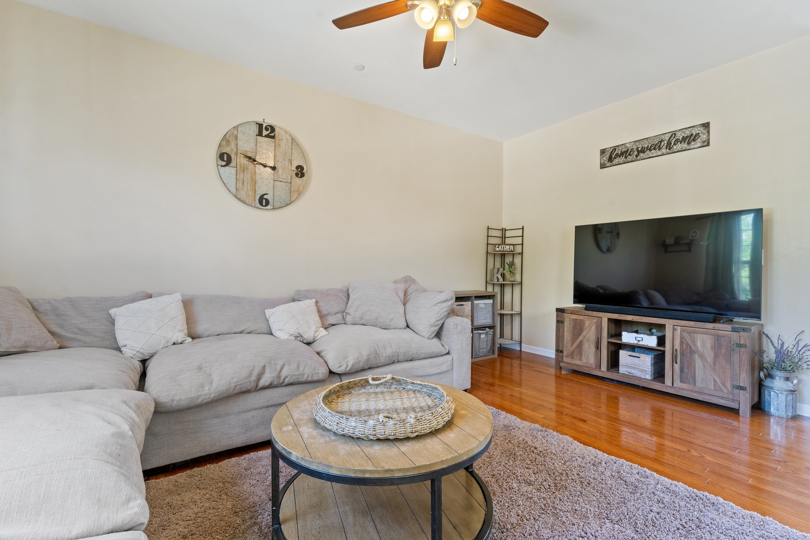 805 E Hamlin Lane
