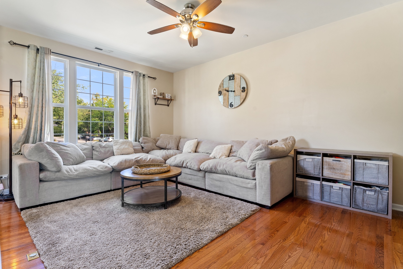 805 E Hamlin Lane