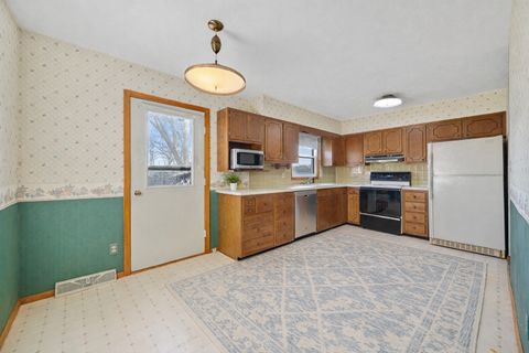 Tiny photo for 1319 Rutledge Road, Bloomington, IL 61704 (MLS # 12536057)