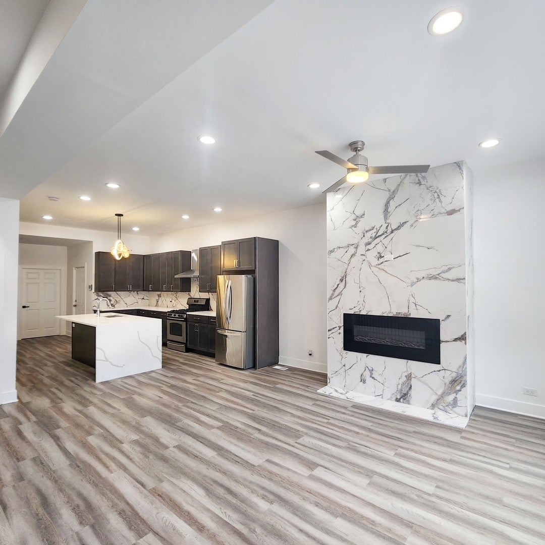 5843 S Indiana Avenue - Photo 2