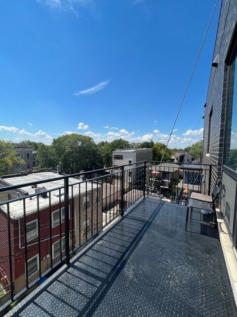 Tiny photo for 2423 W Fullerton Avenue #4G, Chicago, IL 60647 (MLS # 12476804)