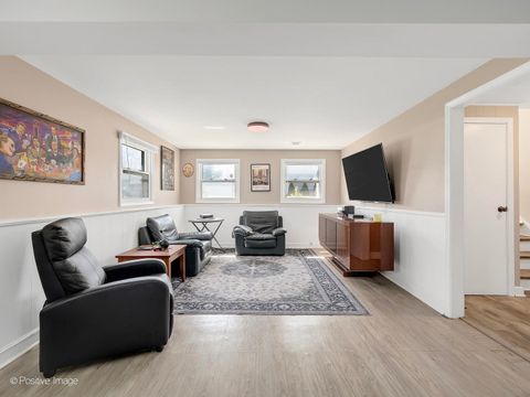 Tiny photo for 266 Marilyn Avenue, Glendale Heights, IL 60139 (MLS # 12590614)